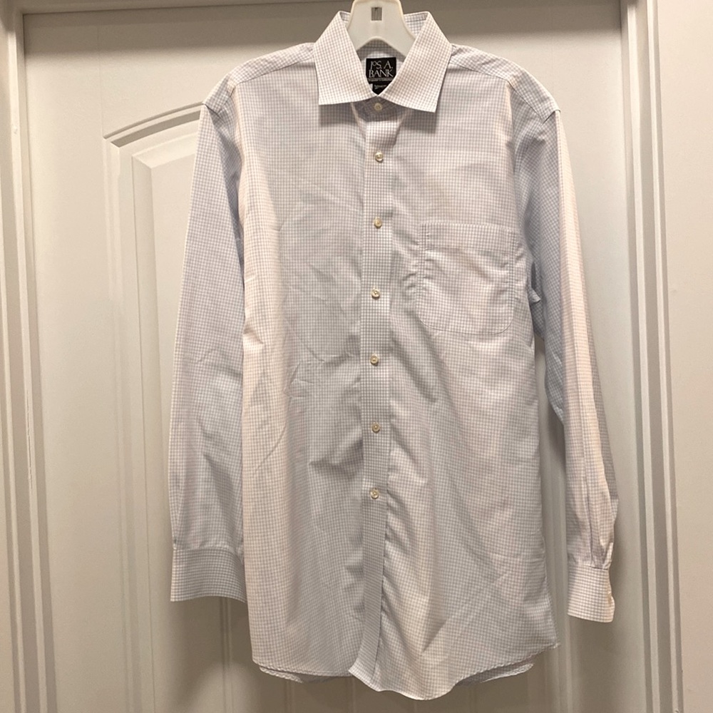 Men’s JoS. A. Bank Long Sleeve Button Down. Size 15.5 - 33 Travelers Collection